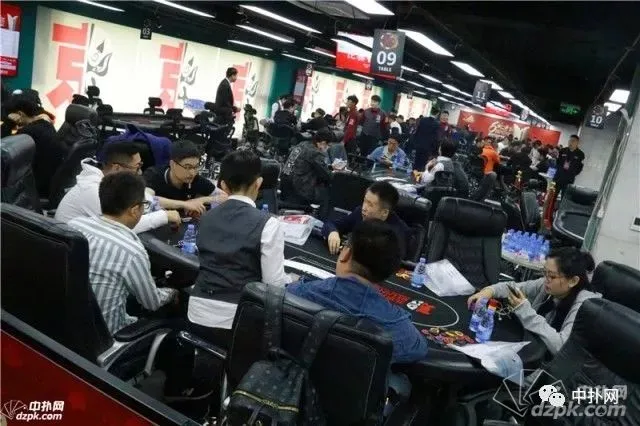 德学院-最专业的华人德州扑克学习与策略分享社区