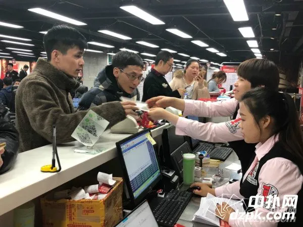 德学院-最专业的华人德州扑克学习与策略分享社区